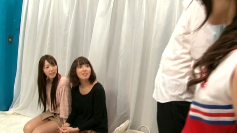 【sodcreate-1920】マジックミラー号の中で、「公開羞恥」野球拳！！の見所画像11