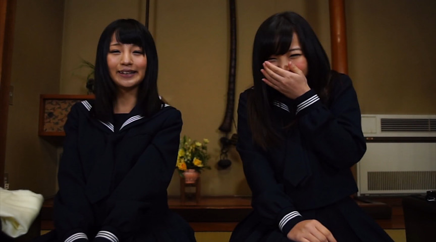 スケベオヤジが待ち構える混浴温泉で、何も知らない地元の女子校生がバスタオル一枚で温泉レポート！ 見知らぬオヤジの勃起チ○ポに囲まれたら、初めての羞恥セックスを受け入れてしまうのか！？