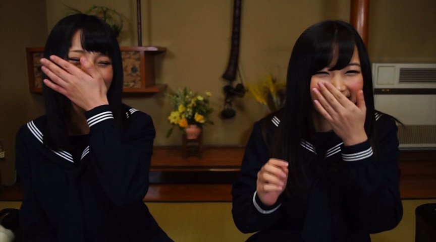 スケベオヤジが待ち構える混浴温泉で、何も知らない地元の女子校生がバスタオル一枚で温泉レポート！ 見知らぬオヤジの勃起チ○ポに囲まれたら、初めての羞恥セックスを受け入れてしまうのか！？