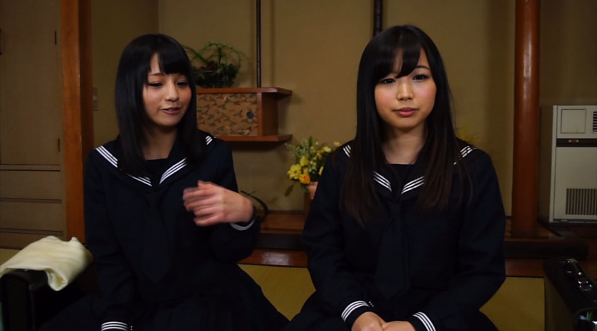 スケベオヤジが待ち構える混浴温泉で、何も知らない地元の女子校生がバスタオル一枚で温泉レポート！ 見知らぬオヤジの勃起チ○ポに囲まれたら、初めての羞恥セックスを受け入れてしまうのか！？