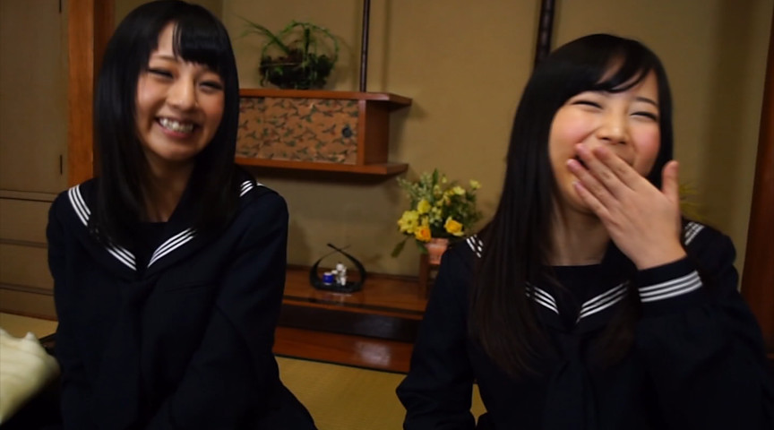 スケベオヤジが待ち構える混浴温泉で、何も知らない地元の女子校生がバスタオル一枚で温泉レポート！ 見知らぬオヤジの勃起チ○ポに囲まれたら、初めての羞恥セックスを受け入れてしまうのか！？