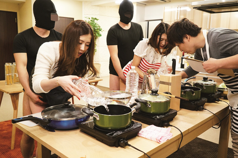 港区在住の美人奥様「常に性交」人妻お料理教室 | DUGAエロ動画データベース