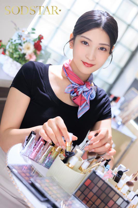 付き添い彼氏をフェラ＆SEXで顔射させる美容部員 本庄鈴 画像2