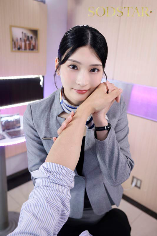 付き添い彼氏をフェラ＆SEXで顔射させる美容部員 本庄鈴 画像4