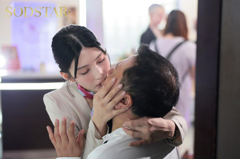 付き添い彼氏をフェラ＆SEXで顔射させる美容部員 本庄鈴 画像6