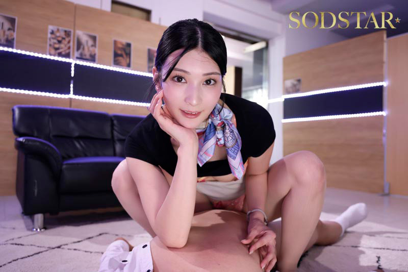 付き添い彼氏をフェラ＆SEXで顔射させる美容部員 本庄鈴 画像9