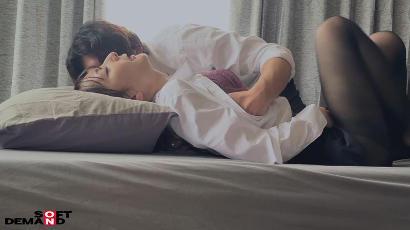 お酒が入って同僚とセックスしていたSOD女子社員4名 画像8