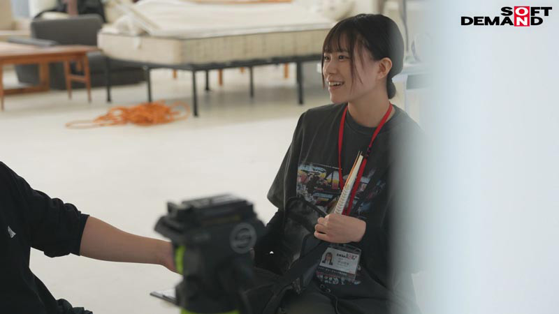 【特典版】制作部 岡島明来（24） 初AV成果報告 画像1