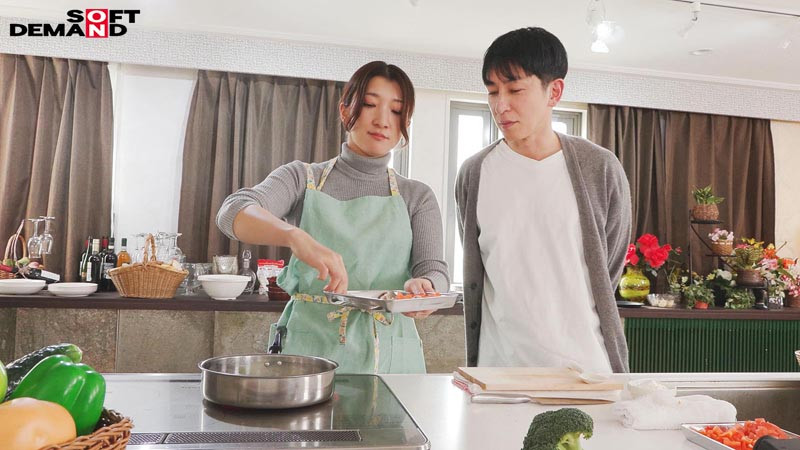お料理上手な明るいママさんの初不倫体験 有澤まゆか 画像2