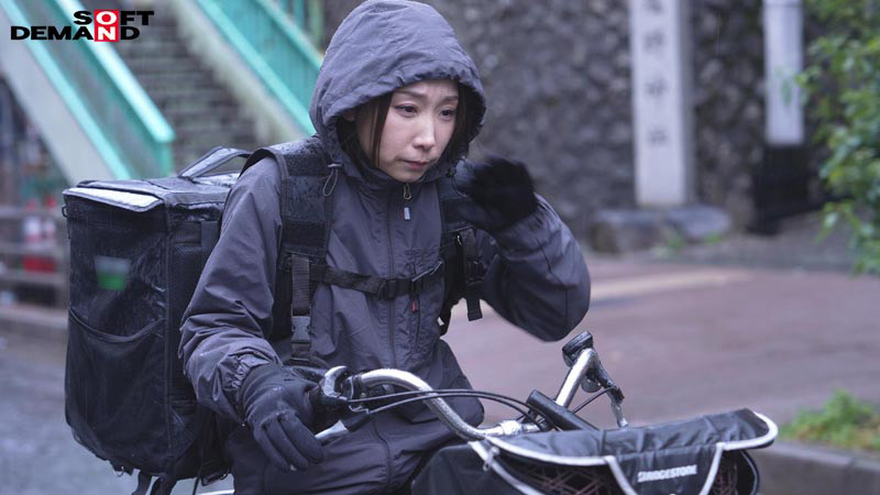 人妻女性タクシードライバー 春木蘭子 45歳 AVDEBUT 画像2
