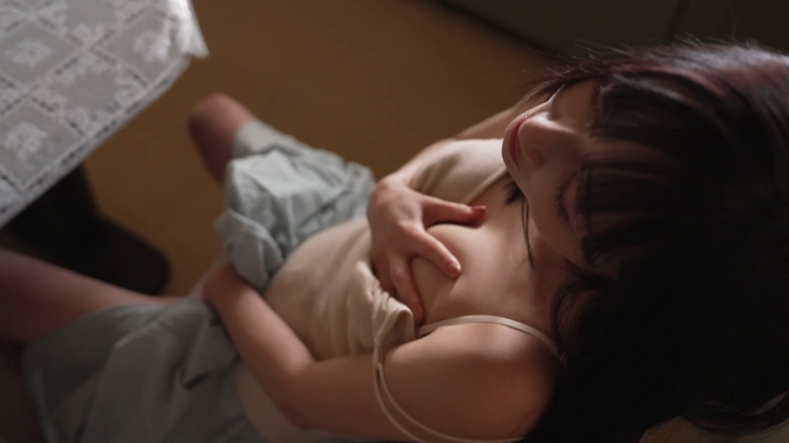 新藤まなみ 濡れるまなざし 画像1