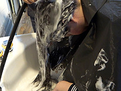 黒髪スーパーロングヘア女子○生 個人サロンで先生と禁断フロントシャンプー