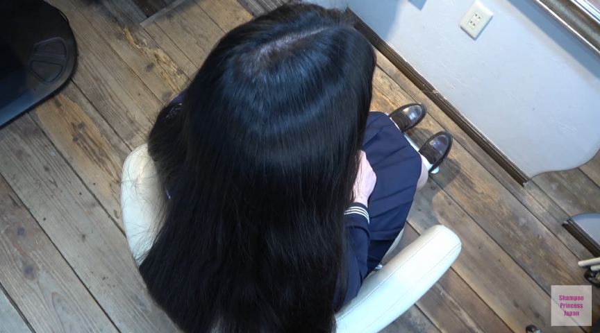 黒髪スーパーロングヘア女子○生 先生と禁断ヘアカット 画像2