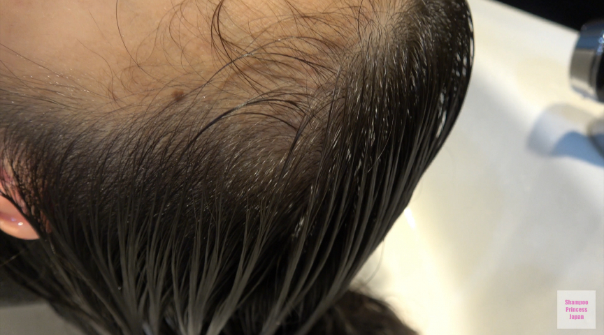 黒髪スーパーロングヘアOL 男性上司と密会シャンプー 画像5