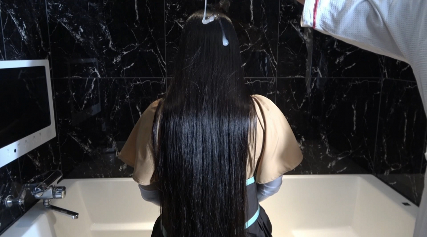 黒髪スーパーロングヘアプリンセス 白濁ローション悪戯 画像1