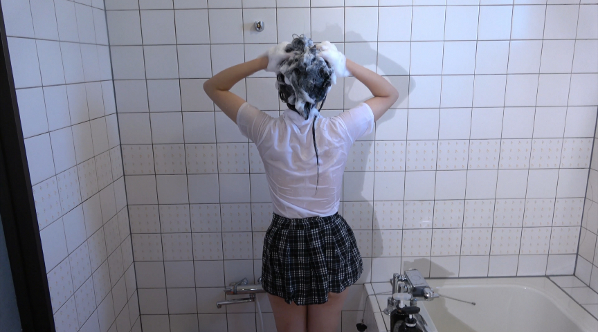 黒髪ツヤツヤロングJK 髪フェチシャンプーデート 画像3