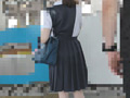 無断猥褻触ったもの勝ち！制服娘電車内痴○＃8...thumbnai2