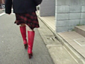 ブーツで歩く女 サンプル画像5
