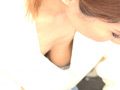 必見!超エロイ乳首とおっぱいが丸見えになっています!