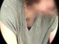 【前屈み胸チラ】｛巨乳｝｛デカチク｝｛愛人風美女｝ 画像3