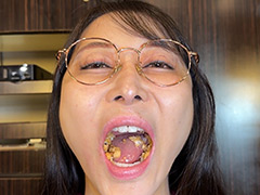 「巨乳美女の唾液グチャグチャ咀嚼シーン！」の画像