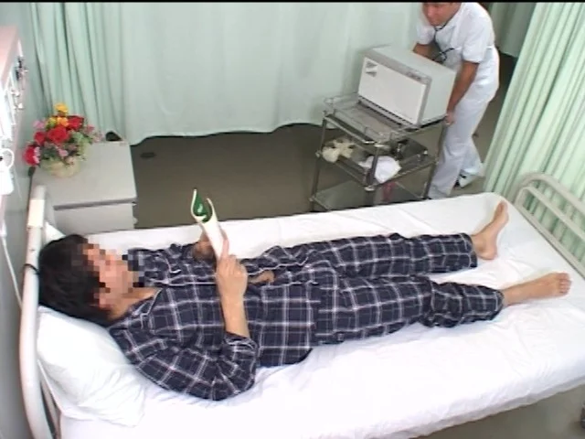 ギン起ちチンポをわざと見せたら ガチムチ看護師編