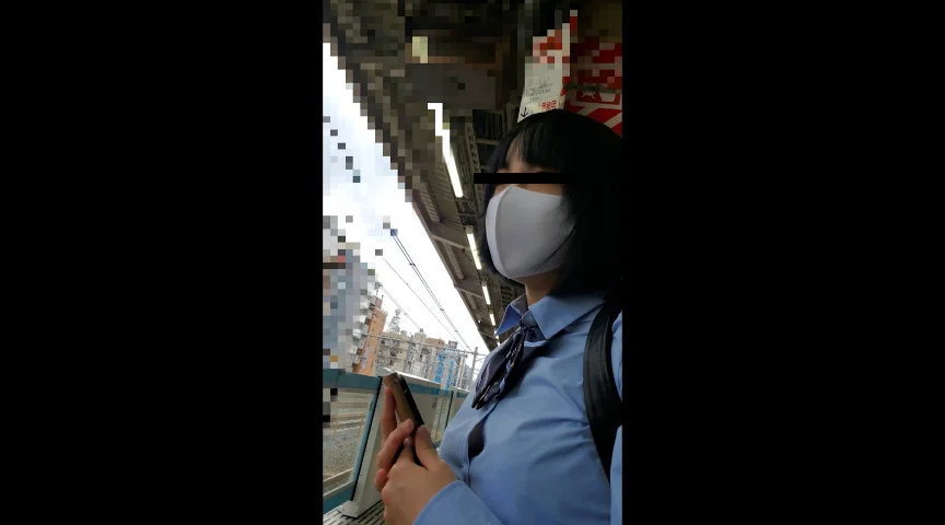優等生系女子校生に集団痴漢！