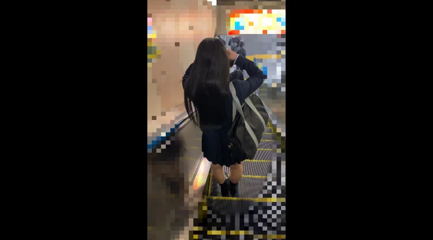 某配信者と最近離婚した元アイドルに激似！