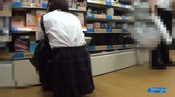ローアングル制服 肛門コレクションシリーズ作品: ローアングル制服 肛門コレクション7705-002
