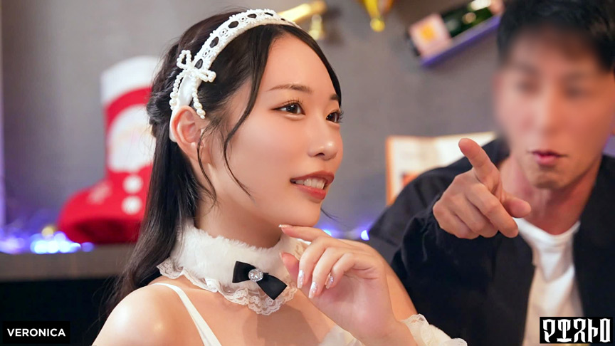 サンタコスを纏った美女たちと乱交SEX！ことね＆まいな 画像1