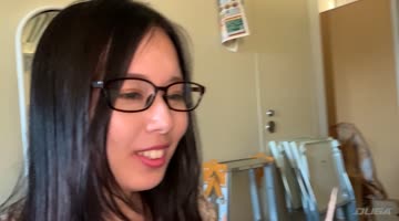 塚田詩織出演作品: 爆乳眼鏡美女の鼻腔観察にこよりを添えて… 塚田詩織