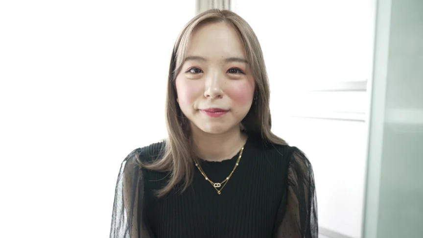 【個人撮影】菊池はるの舌ブラシで「汚舌苔」採取