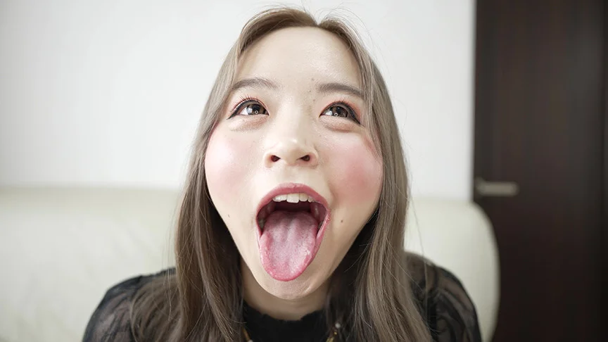 【個人撮影】菊池はる 初喉チンコ触り＆擬似フェラ体験