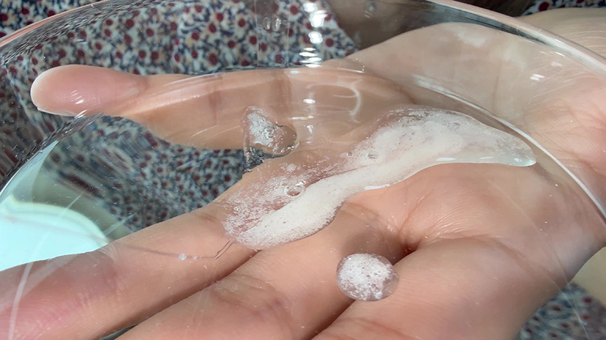 【個人撮影】水月みおの舌ブラシで「汚舌苔」採取 画像6