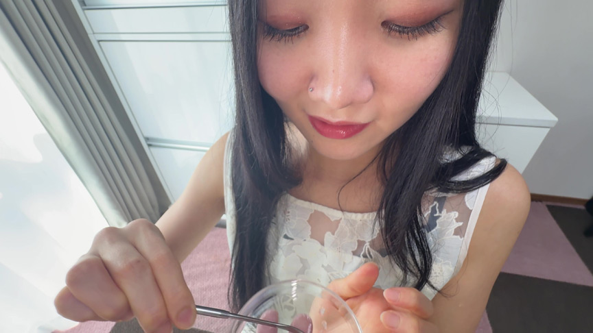 【個人撮影】桃瀬まゆの舌ブラシで「汚舌苔」採取 画像7
