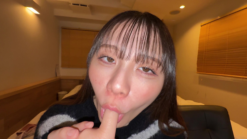 【個人撮影】さくまつなの喉チンコ触り＆口内観察 画像2