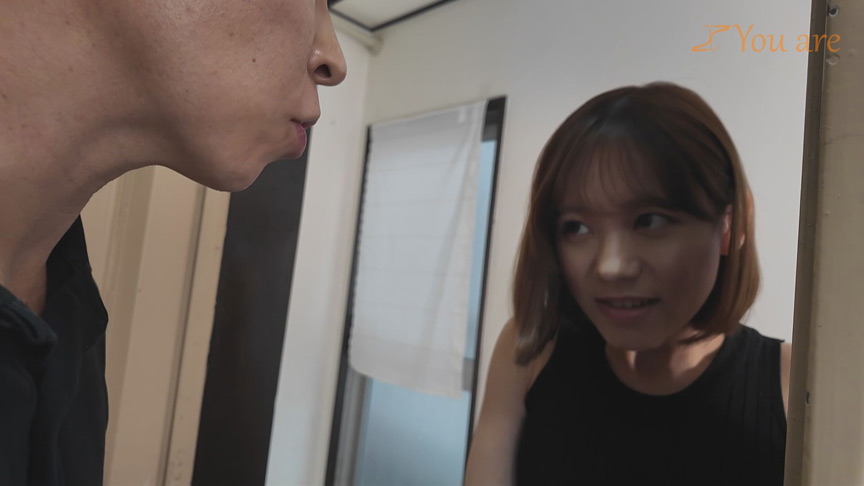 旦那の目の前で何度も腰を震わせながらイク寝取りNTR! 画像1