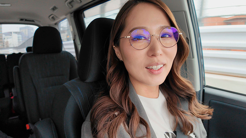 3年ぶりに再会した元カノ通野未帆とワンナイトラブ 画像1