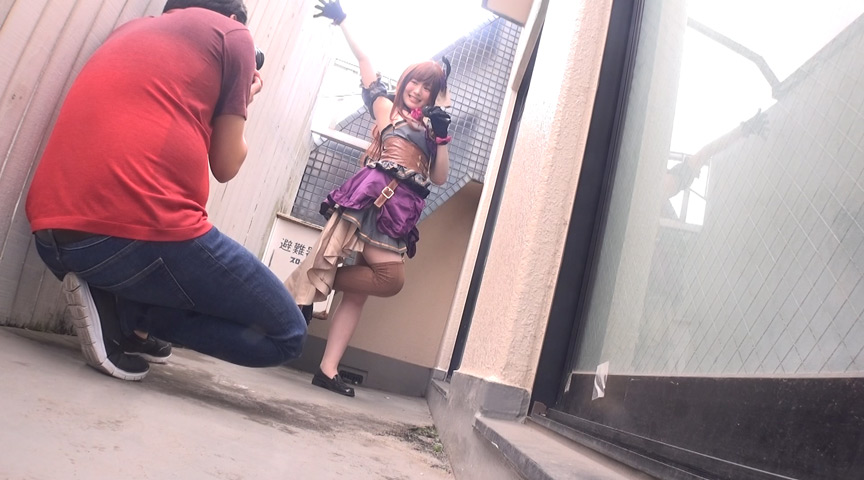 素人コスプレイヤーを媚薬バイブでアクメ○○!7 画像1